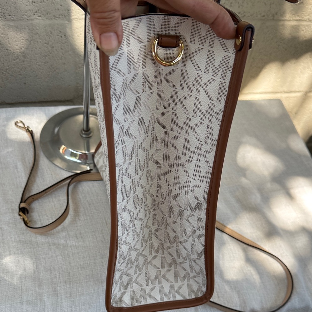 Michael Kors Tan and Cream Signature Tote - Picture 9 of 10